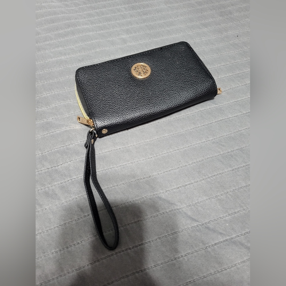 Black wallet